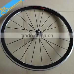 700C Chinese High Profile Carbon Wheels,super Light Bike Carbon Wheels Novatec Hub 20H/24H UD Glossy. thumbnail-1
