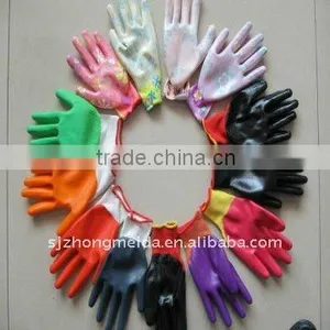 Working Nitrile Glove thumbnail-1