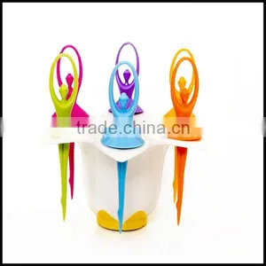 Eco-friendly Creative Cute Design Dancing Girl Shape ABS Plastic Fruit Fork Set 6PCS Dessert Fork Set 6PCS Wholesale thumbnail-4