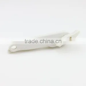 Mini Special Convenient Light Plastic Body Can Opener thumbnail-2