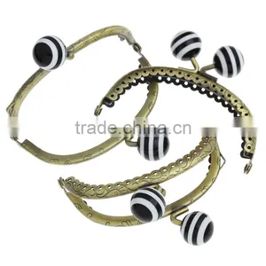 Fashion Antique Bronze Black & White Resin Ball Flower Metal Frame Kiss Clasp Arch For Purse Bag thumbnail-3