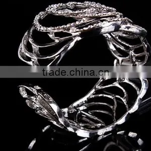 2015 New Arrive Women Bracelet Silver Plated Flower Hollow Out Metal Bangle thumbnail-3