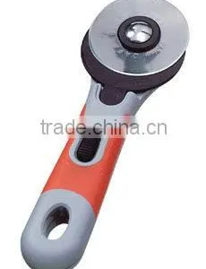 RC-26 NEW ROTARY CUTTER WITH CUSHION GRIP 60MM thumbnail-2