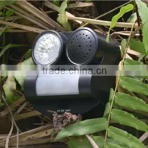 SD-045 Sound and Flashlight Pest Repeller Bird Repeller thumbnail-2