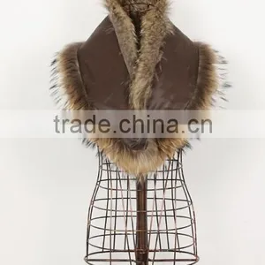 Lady's Soft Raccoon Fur Collar RC15 thumbnail-5