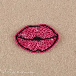 Wholesale Fashion Fitted Cheap Beanie Custom Woven Label thumbnail-5