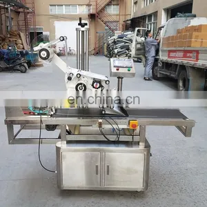 China Cosmetic Packaging Labeling Machine For Facial Mask Bags Plastic Kraft Hand Bags Flat Labeling thumbnail-2