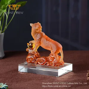 SAINT-VIEW Factory Wholesale Liuli Crystal Tiger Figurine Auspicious Home Office Decoration thumbnail-2