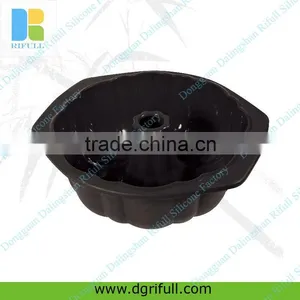 Silicone Fluted Tube Pan thumbnail-1