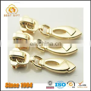 Wholesale Custom Cheap Hardware Accessories Jacket Gold Metal Bear Logo Zipper Sliders thumbnail-3