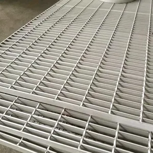 Custom-made Industrial Steel Floor Gratings for Roads and Bridges, Hot-dip Galvanized Steel Gratings, and Stainless Steel Gratings. thumbnail-3