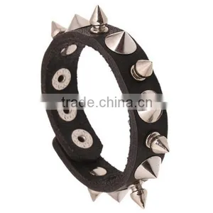 One Row Spike Fashion Leather Bracelet Star Wore Spike Bangle thumbnail-1