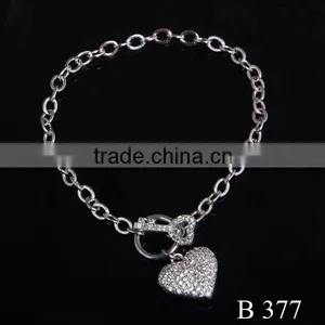 Fashionable Floating Locket Pendant Heart Bracelet thumbnail-2