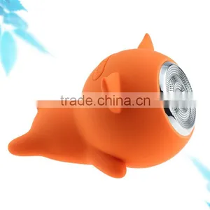GG Bond Multifunctional Bluetooth Speaker Mini Pig Waterproof Speaker Silicone Card Lanyard Car Audio Player thumbnail-1