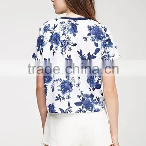Soft Floral Printed Crop t Shirt, All Over Printing Top for Women thumbnail-3