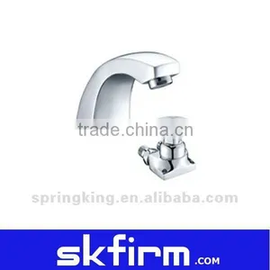 Modern Popular Use Seperate Handle Faucet thumbnail-1