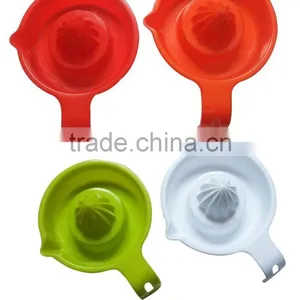 Promotional Plastic Handy Kitchen Eco-friendly Manual Fruit Juicer thumbnail-1