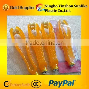 2013 New Product for Neoteric Finger Plastic Massager thumbnail-1