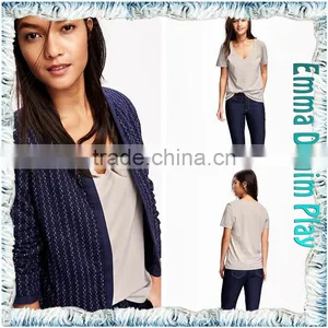 Latest Style Customized Made Sketch Leisure Ladies Grey Organic Cotton Deep V Neck T Shirts thumbnail-5