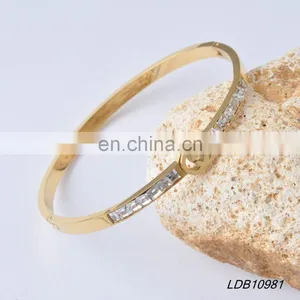 Crystal With Smoothly Gold Cuff Bracelate thumbnail-1
