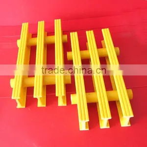 Corrosion Reisistant Fiberglass Composite Plastic Walkway Grating thumbnail-1