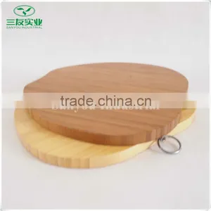 High Quality Apple Shape Natural Bamboo Cutting Board With Hanging Ring OEM in Nanchang thumbnail-1