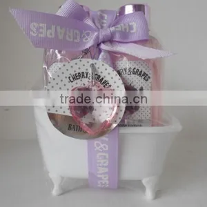 Mini Bath Tube With Gift Set thumbnail-2