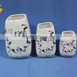 Hot Selling Ceramic White Glossy Flower Urn Decoration thumbnail-4