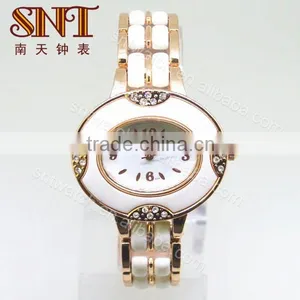 Luxury Alloy Watch Stylish Quartz Watch on Promotion thumbnail-1