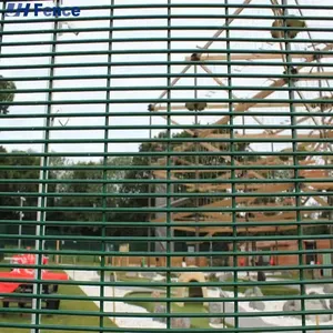 3D Curved Welded Wire Mesh Fence Panel - PVC Coated Hot Dipped Galvanized for Garden Security thumbnail-5