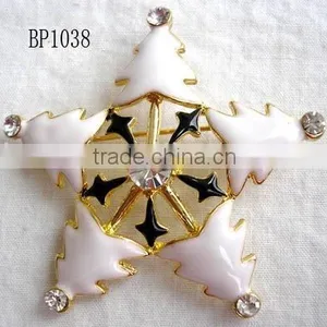 Snow Color Star Brooch thumbnail-1