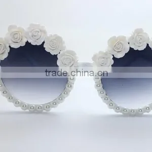 Vintage Flower Boho Half Rose Half Pearls Round Frame Resin Beach Sunglasses thumbnail-4