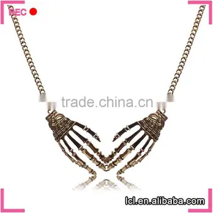 Gothic Necklace Skeleton Hand Pendant, for Carnaval Wholesale Gothic Imitation Jewelry thumbnail-4