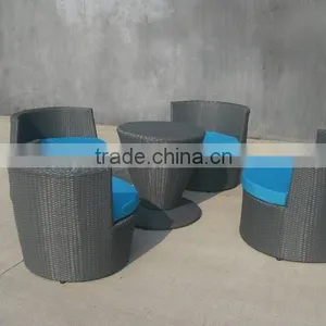 Garden Rattan Table and Chair thumbnail-4