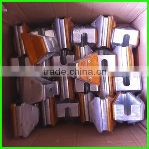Road Guardrail Trapezoid Delineator Reflector thumbnail-1