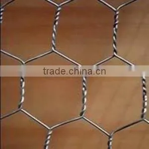 Hexagonal Wire Mesh Fence thumbnail-1