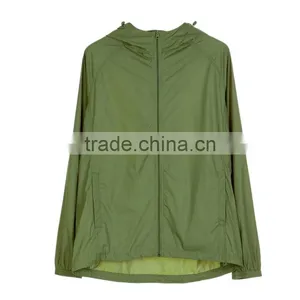 Custom Thin Soft Hood Jacket With Pouch Sports Jacket 100% Polyester Lightweight Waterproof Wind Jacket thumbnail-2