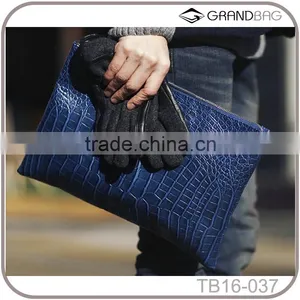 Fashion Embossed Crocodile Leather Men Clutch Bag With Wristlet thumbnail-1