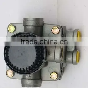 Shacman Delong F3000 Truck Parts 9730112000 Brake Relay Valve Truck Relay Valve thumbnail-3