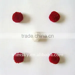 1.5cm Red Pom Poms thumbnail-1