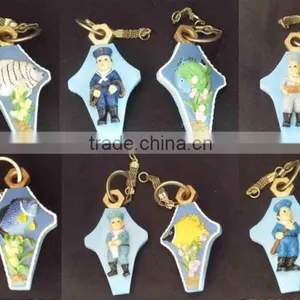 Hot Sale Gift Resin Beautiful Custom Souvenir Keyring With Metal thumbnail-1