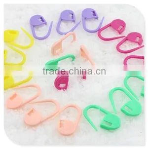Plastic Safety Pin thumbnail-1