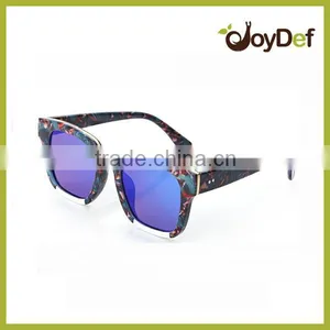 Cheap Round Sunglasses Women Lovely Stripe Pattern Silkscreen Printing for Sunglasses China Wholesale thumbnail-1