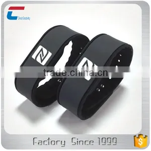 Waterproof IP68 MIFARE Ultralight Silicone Wrist Band Programmable Rfid Wristbands thumbnail-2