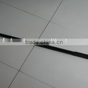 Chisel Tip Crowbar thumbnail-1