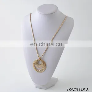 Worn Gold Hammered Loopy Circles Pendant Necklaces thumbnail-4