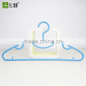 Hot Sale Plastic Clothes Hangers thumbnail-1