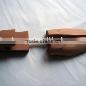 Cedar Shoe Tree thumbnail-1