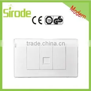 CE Certificated Italian Standard Single Gang Data Wall Socket Outlet thumbnail-1