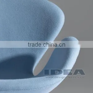 Replica Arne Jocabsen Swan Chair - Sky Blue Fabric thumbnail-3